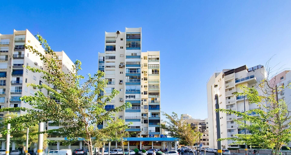 Exterior & Views 2, Charming 3bdr apt with sea view B5