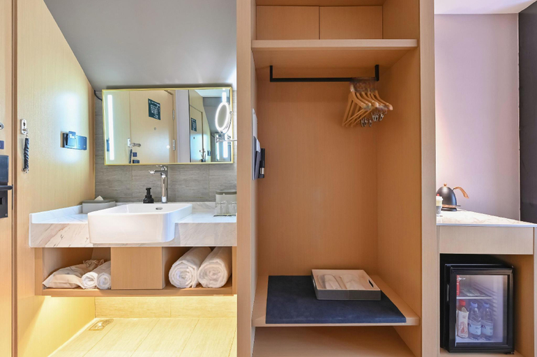 Bathroom 3, Atour Hotel Beijing National Trading West Dawang Road, Beijing