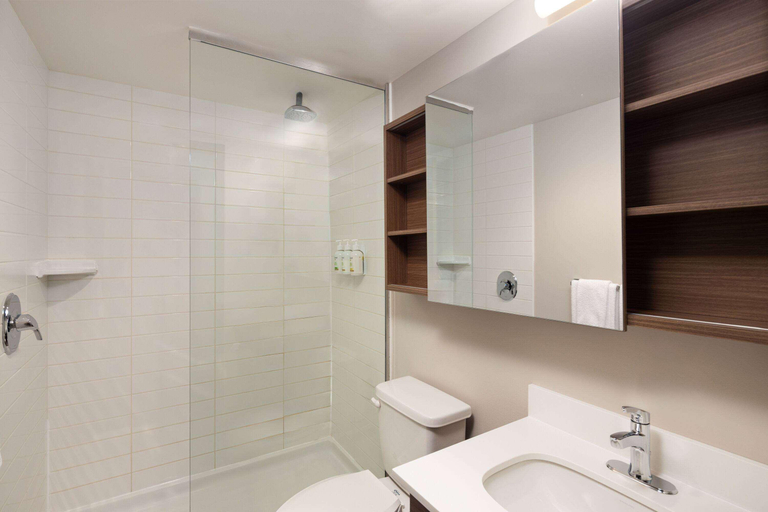 Bathroom 4, Microtel Inn & Suites by Wyndham Kirkland Lake, Timiskaming