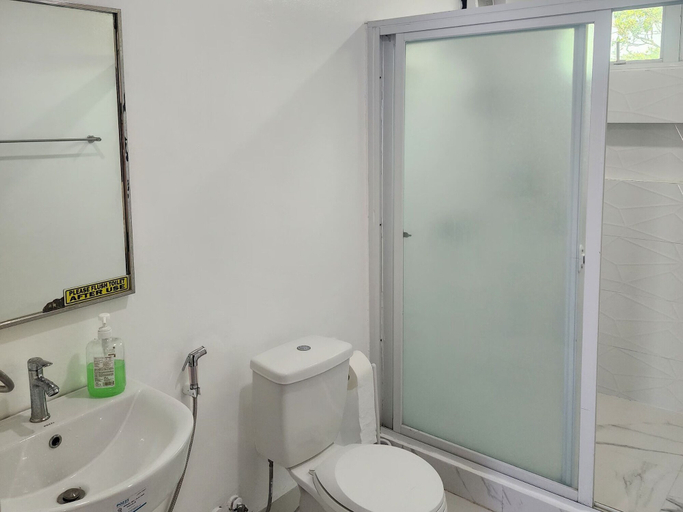 Bathroom, Kulibangbang Beach Resort, Bacnotan