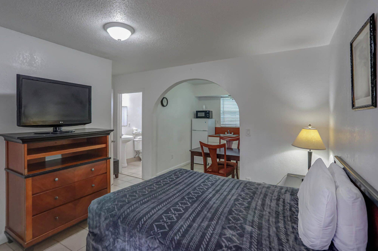 Bedroom 3, Green Seas Motel, Broward