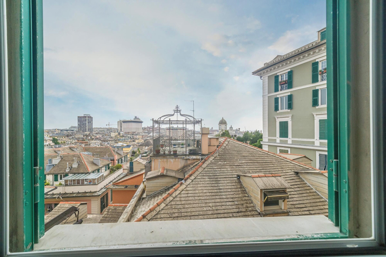 Others 2, Bright Apartment A Few Steps From Via Garibaldi, Genova