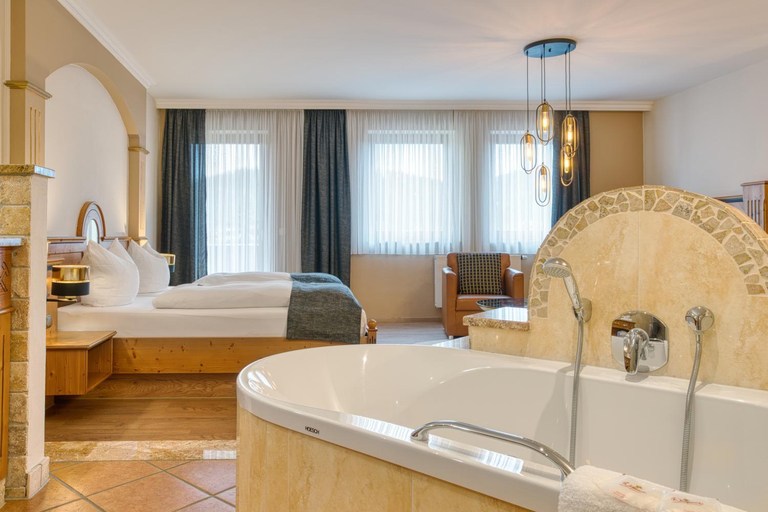 Bathroom 4, Kristall- & Vitalhotel Bergknappenhof, Regen
