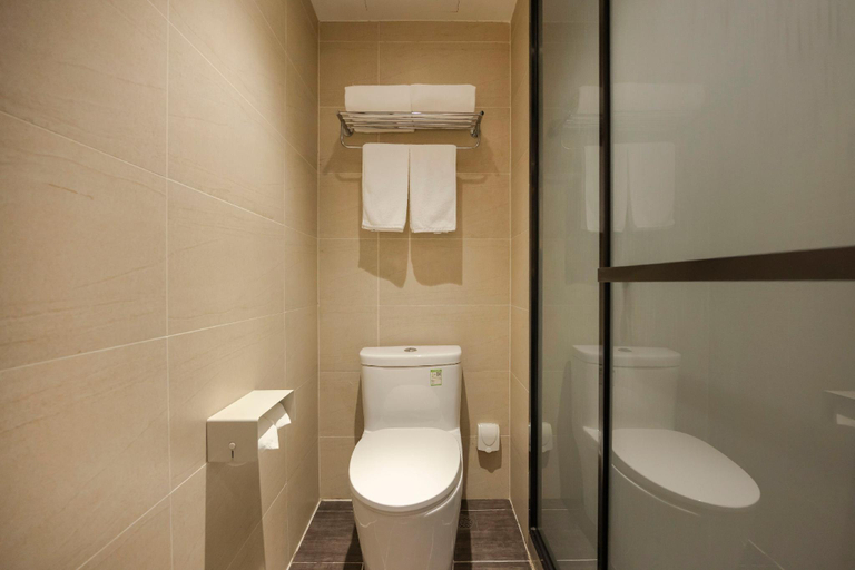 Bathroom 3, Hanting Premium Hotel Beijing Shijingshan Amusement Park, Beijing