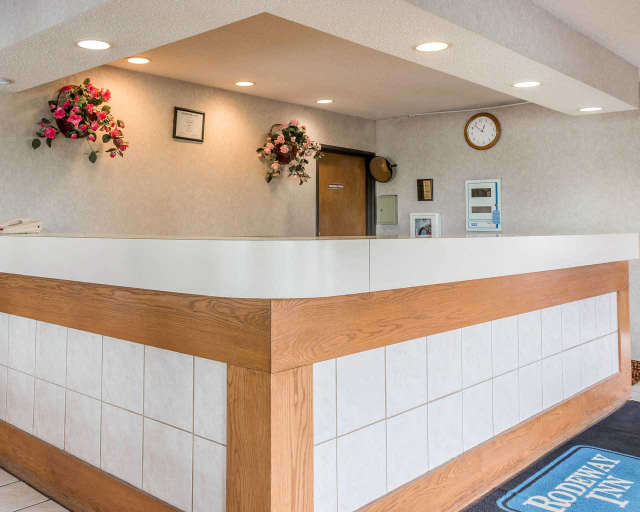 Public Area 2, Rodeway Inn Coopersville, Ottawa
