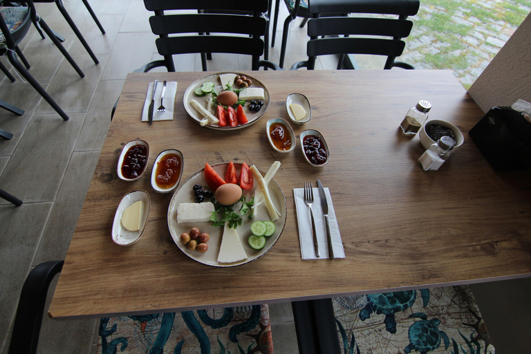 Food & Drinks 2, Mavriya, Ezine
