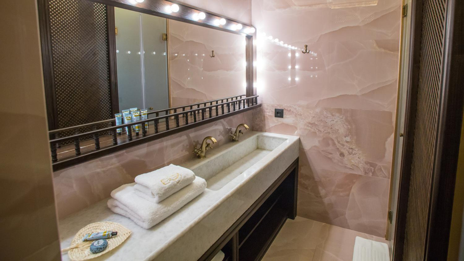 Bathroom 2, Juan Rodriguez Hacienda, Attica