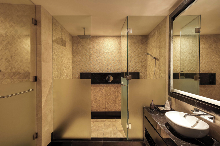 Bathroom 28