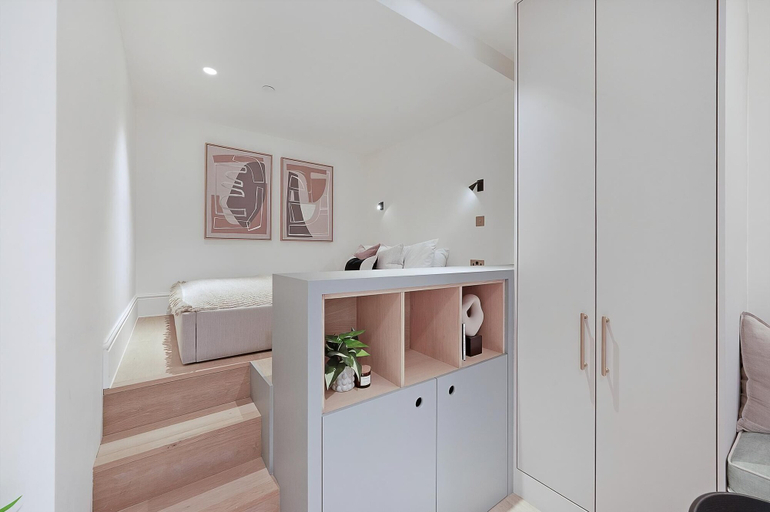 Others 4, Stylish Earl's Court Studio Plus Patio, London