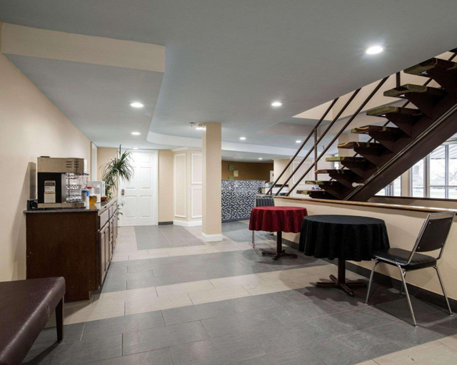 Public Area 2, Rodeway Inn Syracuse Carrier Circle, Onondaga