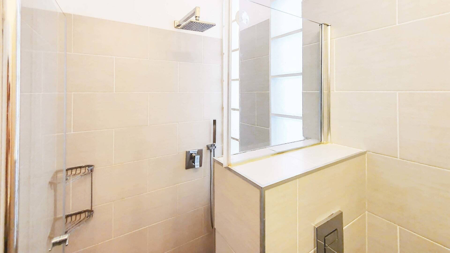 Bathroom 4, Charming 3bdr apt with sea view B5
