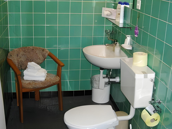 Bathroom 2, Hotel Frieden, Prättigau/Davos