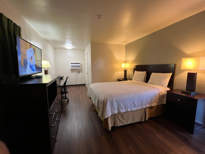 Bedroom, Riverside Motel, Clark
