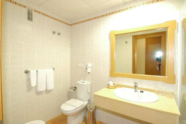 Bathroom 4, Hotel Almijara – Mares, Granada