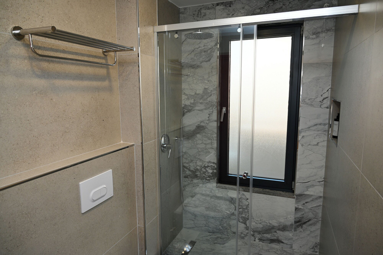 Bathroom 3, Ermes Hotel, Durrësit