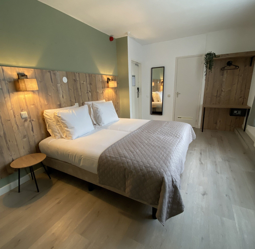 Bedroom 5, Hotel Emilia, Loon op Zand