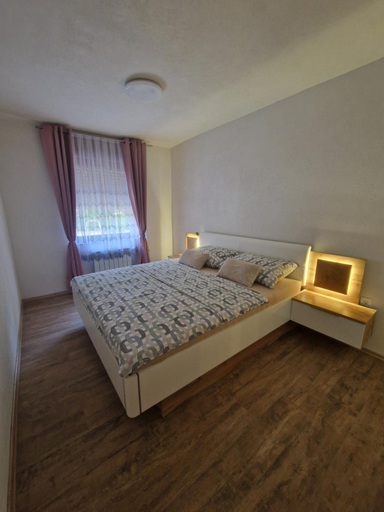 Bedroom 2, apartmaji Lejla, Vipava
