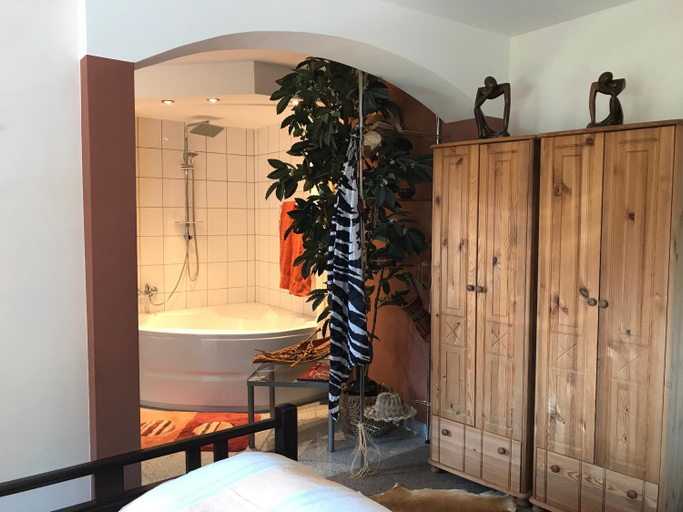 Bedroom 3, Waldhotel Auerhahn "Hochkopfhaus", Lörrach