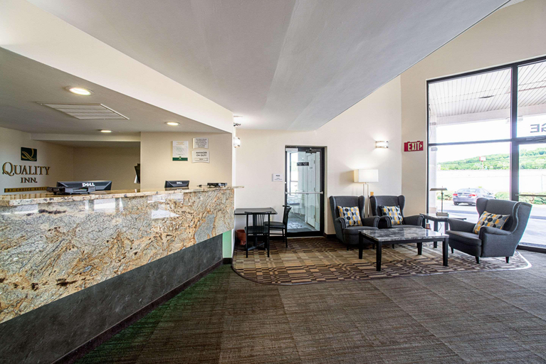 Public Area 2, Quality Inn Near Six Flags St. Louis, Franklin