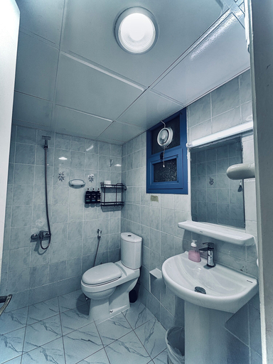 Bathroom, Majestic Inn, Abu Dhabi City