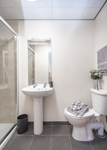 Bathroom 4, Mars Hotel Sea View, Lancashire