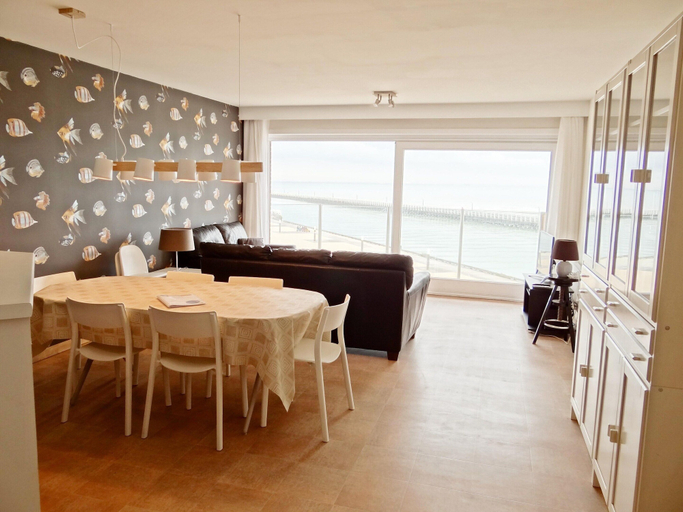 Others 4, Attic Apartment Nieuwpoort by the Sea Wall, West-Vlaanderen