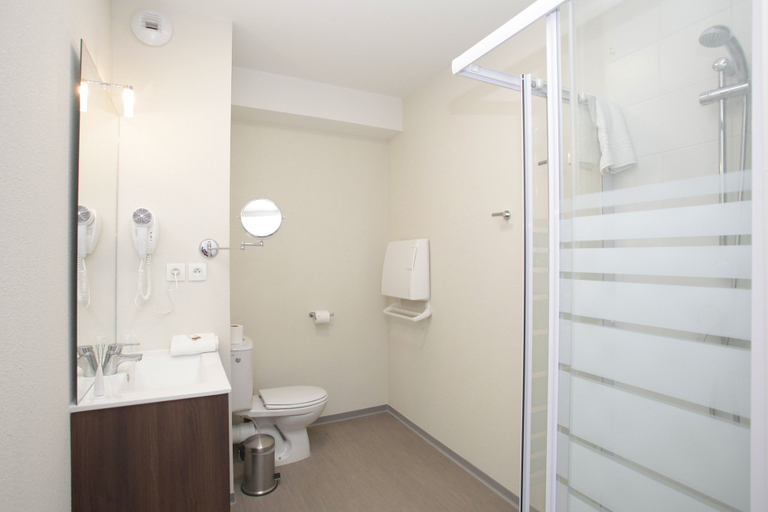 Bathroom 5, Appart'hôtel Odalys City - Orléans Centre, Loiret