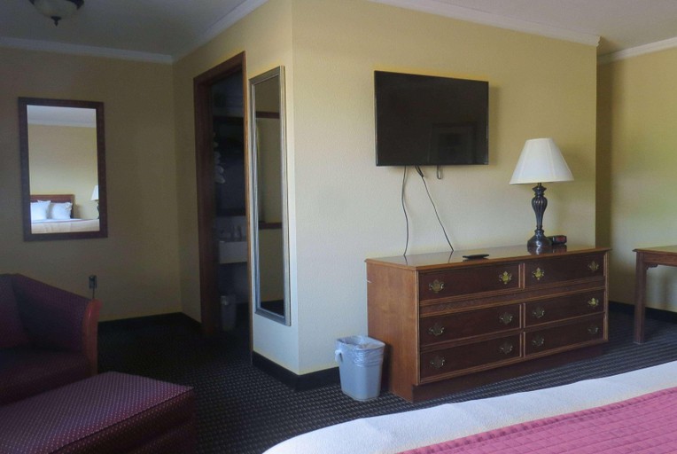 Bedroom 5, Travelodge By Wyndham Stratton, Kit Carson