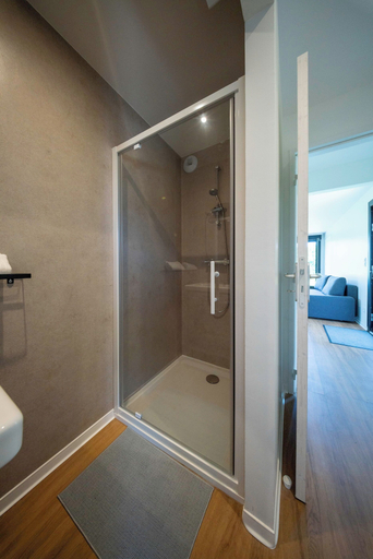 Bathroom 5, EcoCampus du Comminges, Haute-Garonne
