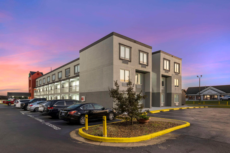 Exterior & Views 2, Quality Inn Jackson Northwest, Madison