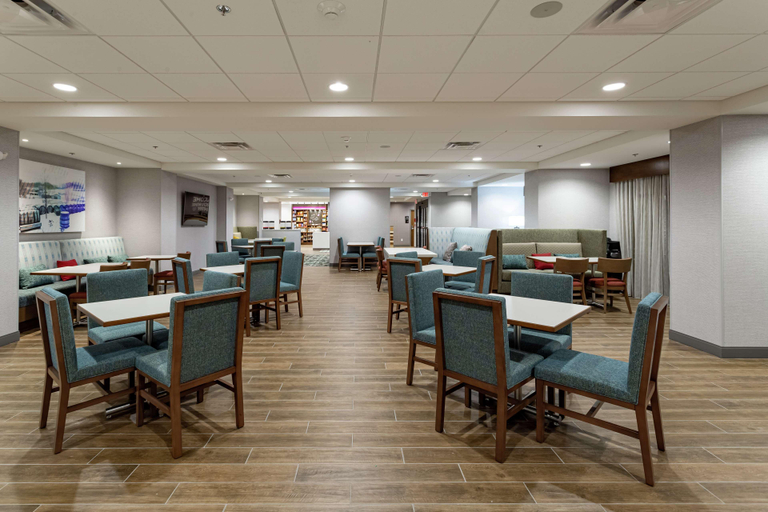 Public Area 2, Hampton Inn Madison, Lake