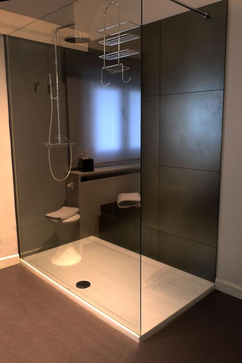 Bathroom 3, Villa Tilia, Antwerpen