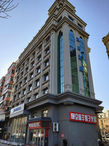 Exterior & Views