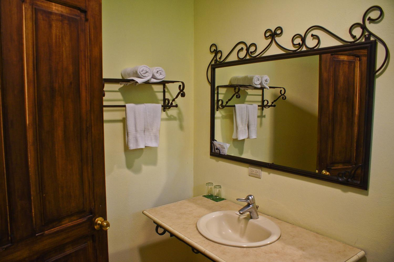 Bathroom 3, Natural Lodge Cano Negro, Los Chiles