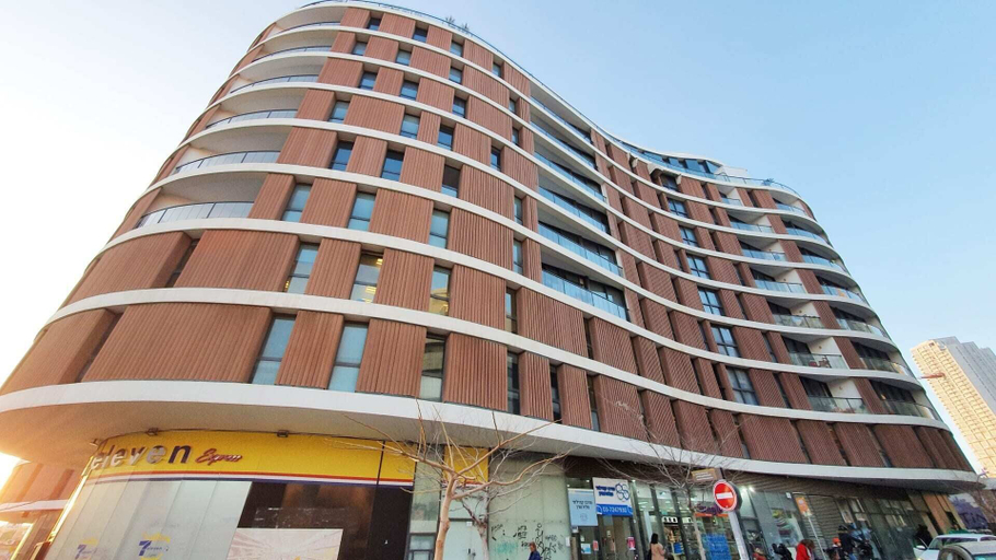 Exterior & Views, Design Apt Parking Included 2BDR TL30