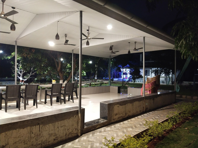 Food & Drinks 4, Malhar Baug Resort, Raigarh