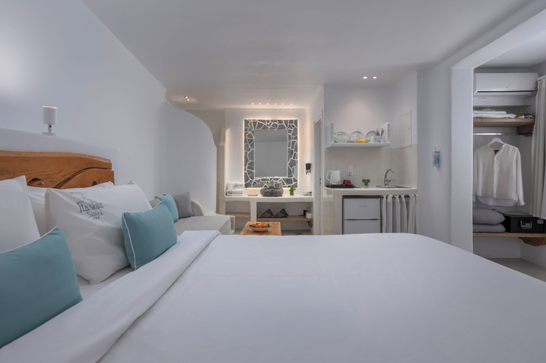 Bedroom 3, Flaskos Luxury Suites, South Aegean