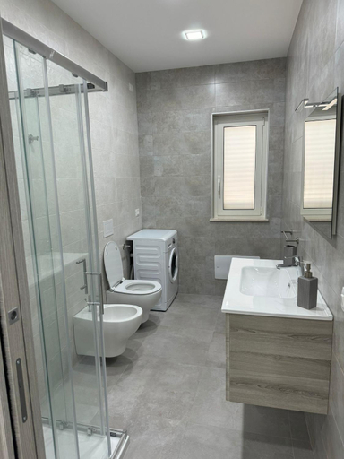 Bathroom 5, Holidays Apartments Tropea, Vibo Valentia