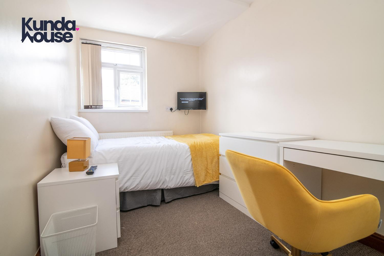 Bedroom 2, Kunda House Dawlish, Birmingham