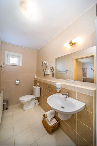 Bathroom 4, Hotel Piroska, Csepreg