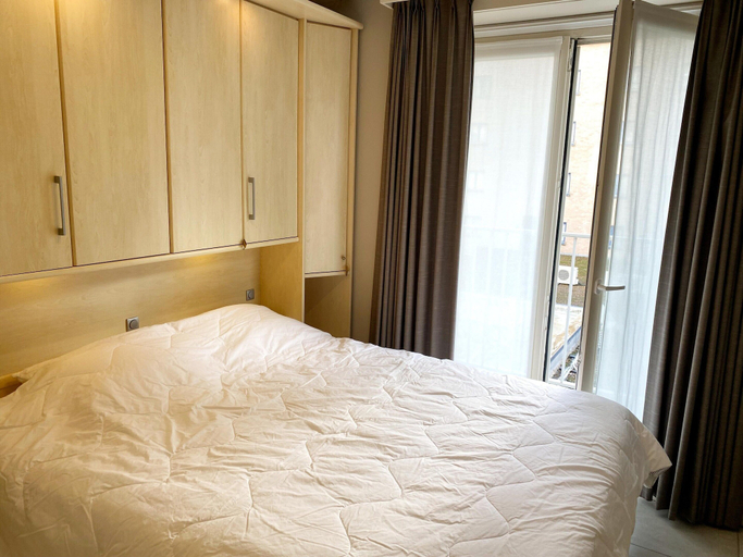 Bedroom 3, Seaside Comfort with Parking, West-Vlaanderen