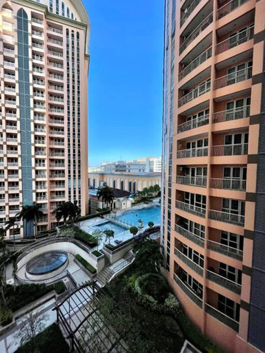 Others 2, Rare Unit With Balcony at The Venice Luxury, Taguig