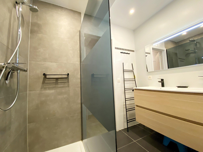 Bathroom 4, Apartment in Nieuwpoort by the Beach, West-Vlaanderen