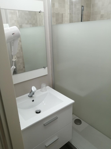 Bathroom 4, Contact Hotel Arc-En-Ciel - Renove, Haut-Rhin