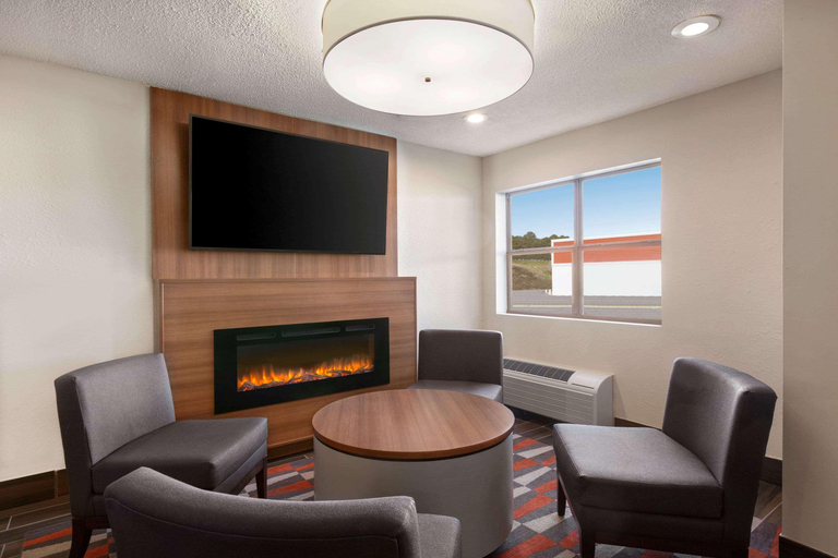 Public Area 2, Microtel Inn & Suites by Wyndham Tifton, Tift
