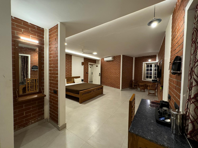 Others 5, Red Bricks Inn, Kodagu