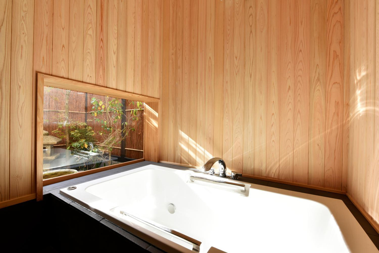 Bathroom 5, Kuraya Kamigojocho, Kyoto