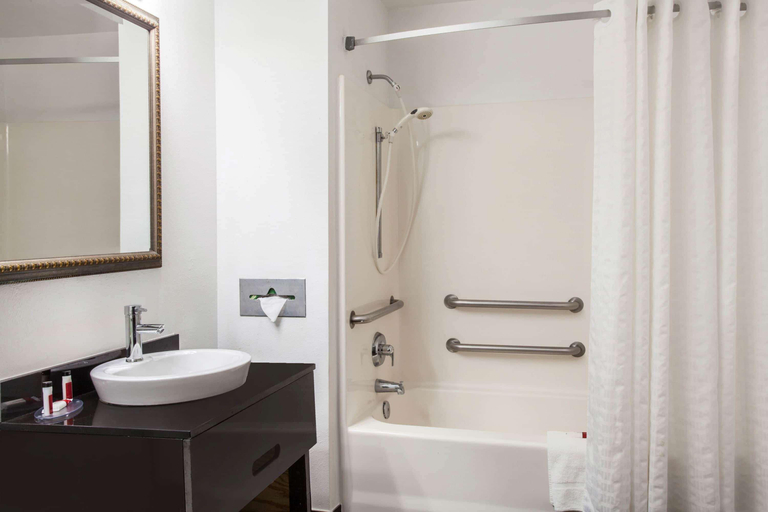 Bathroom 4, Super 8 by Wyndham Pensacola, Escambia