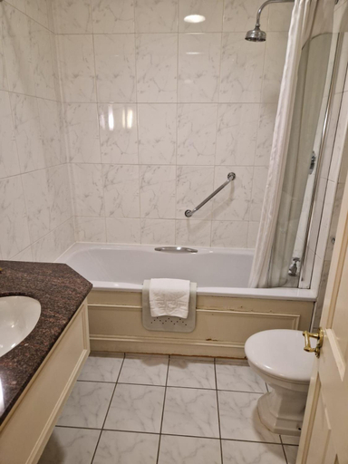 Bathroom 5, The Royal Highland Hotel, Highland