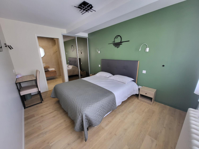 Bedroom, Logis Hotel Restaurant de France, Calvados